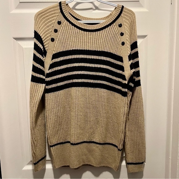 Suzy Shier Sweaters - 3/30$💥 Suzy Shier Medium Sweater pullover shirt sweater pull Women beige black